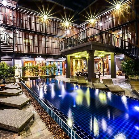 Lap Roi Karon Beachfront By Shanaya Buitenkant foto