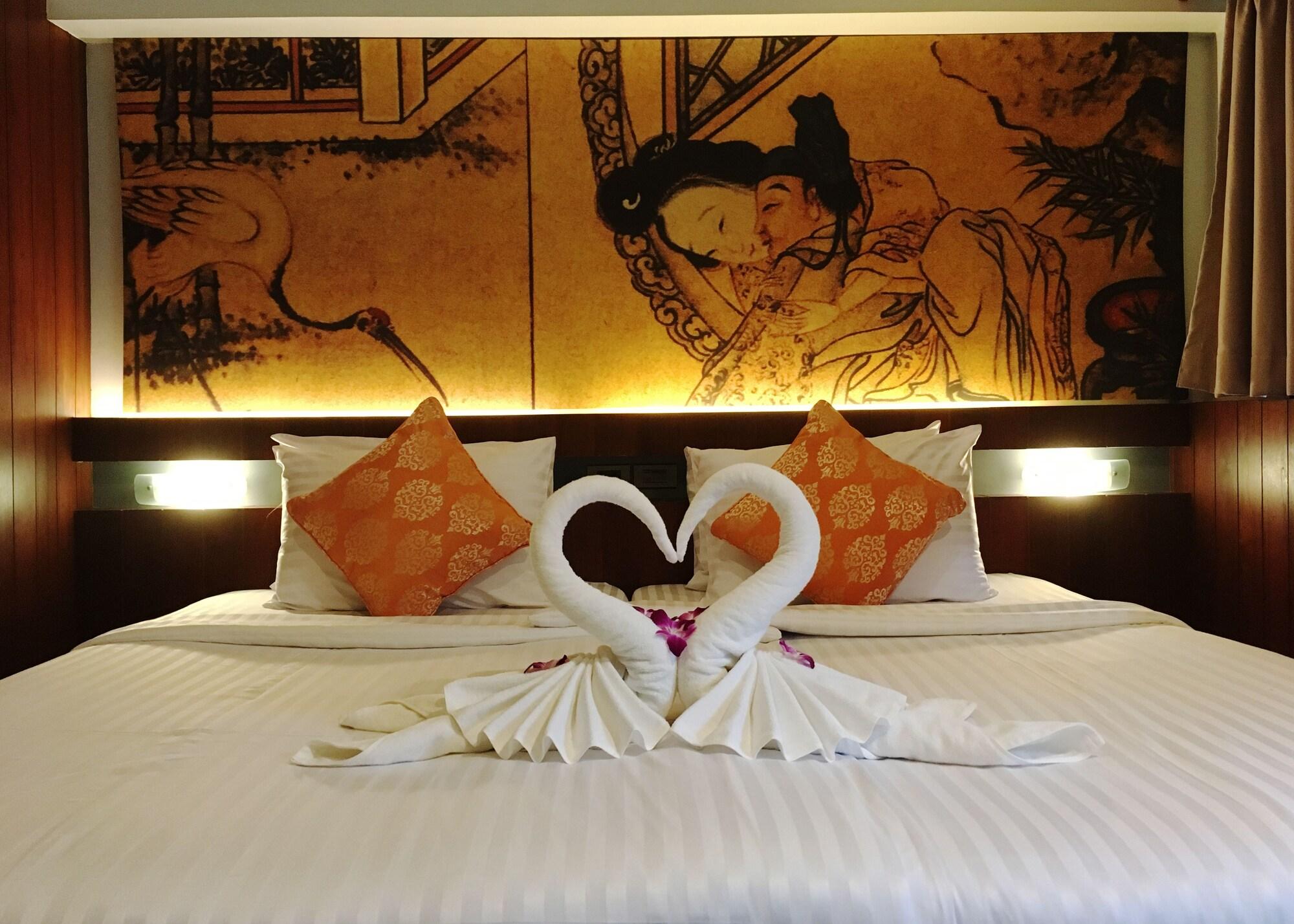 Lap Roi Karon Beachfront By Shanaya Buitenkant foto