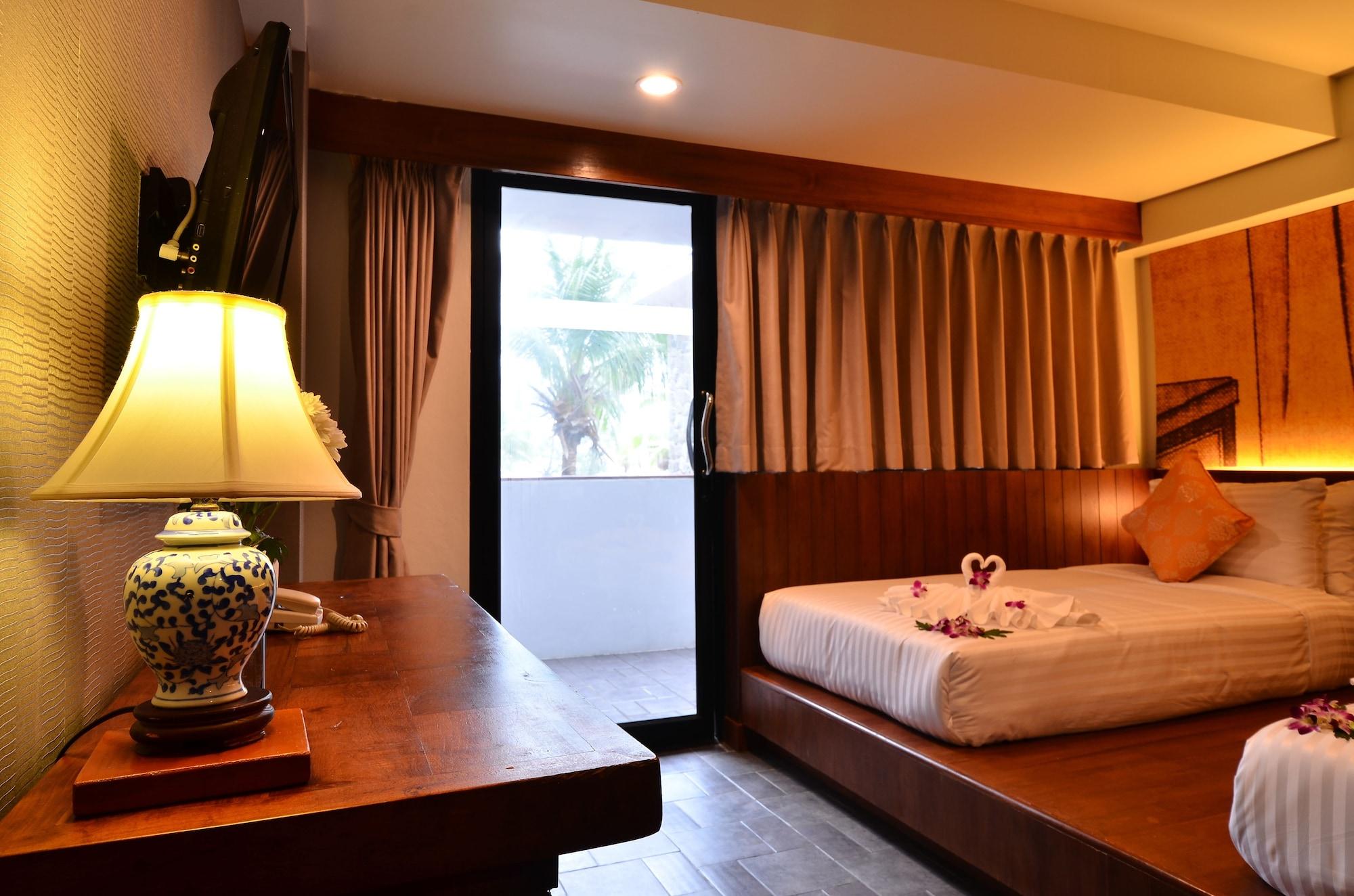 Lap Roi Karon Beachfront By Shanaya Buitenkant foto