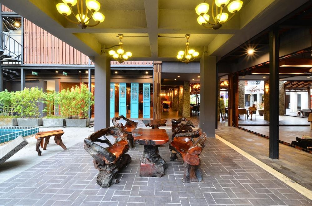 Lap Roi Karon Beachfront By Shanaya Buitenkant foto