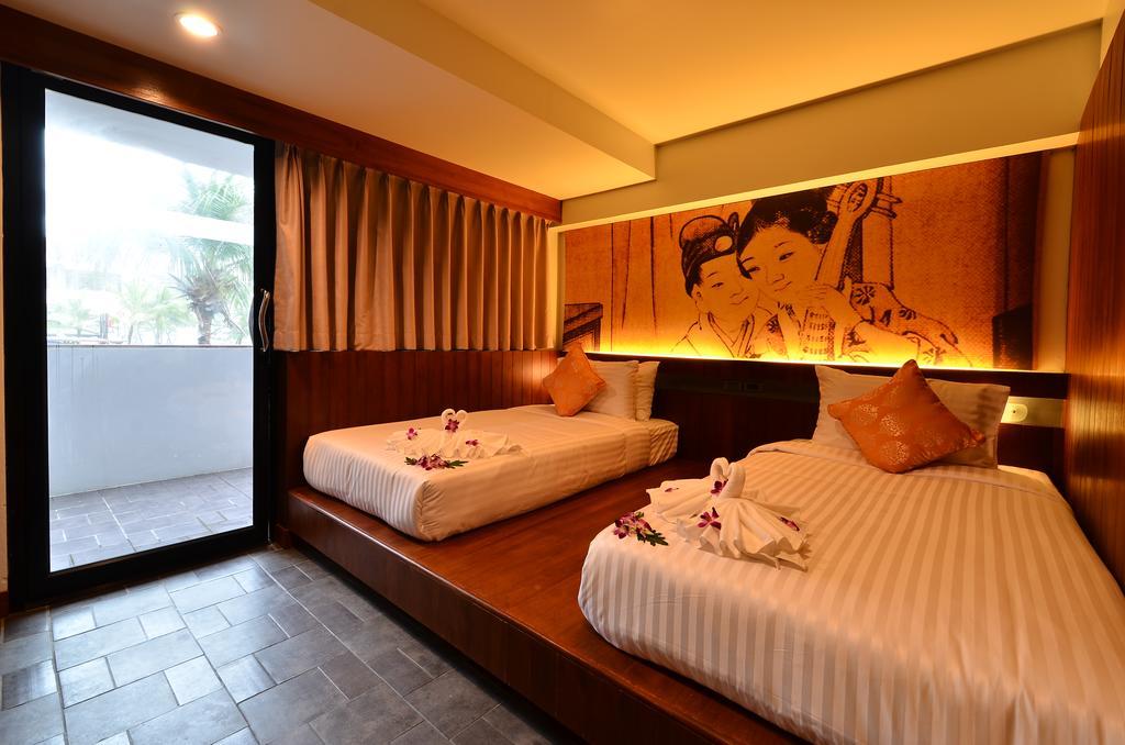 Lap Roi Karon Beachfront By Shanaya Buitenkant foto