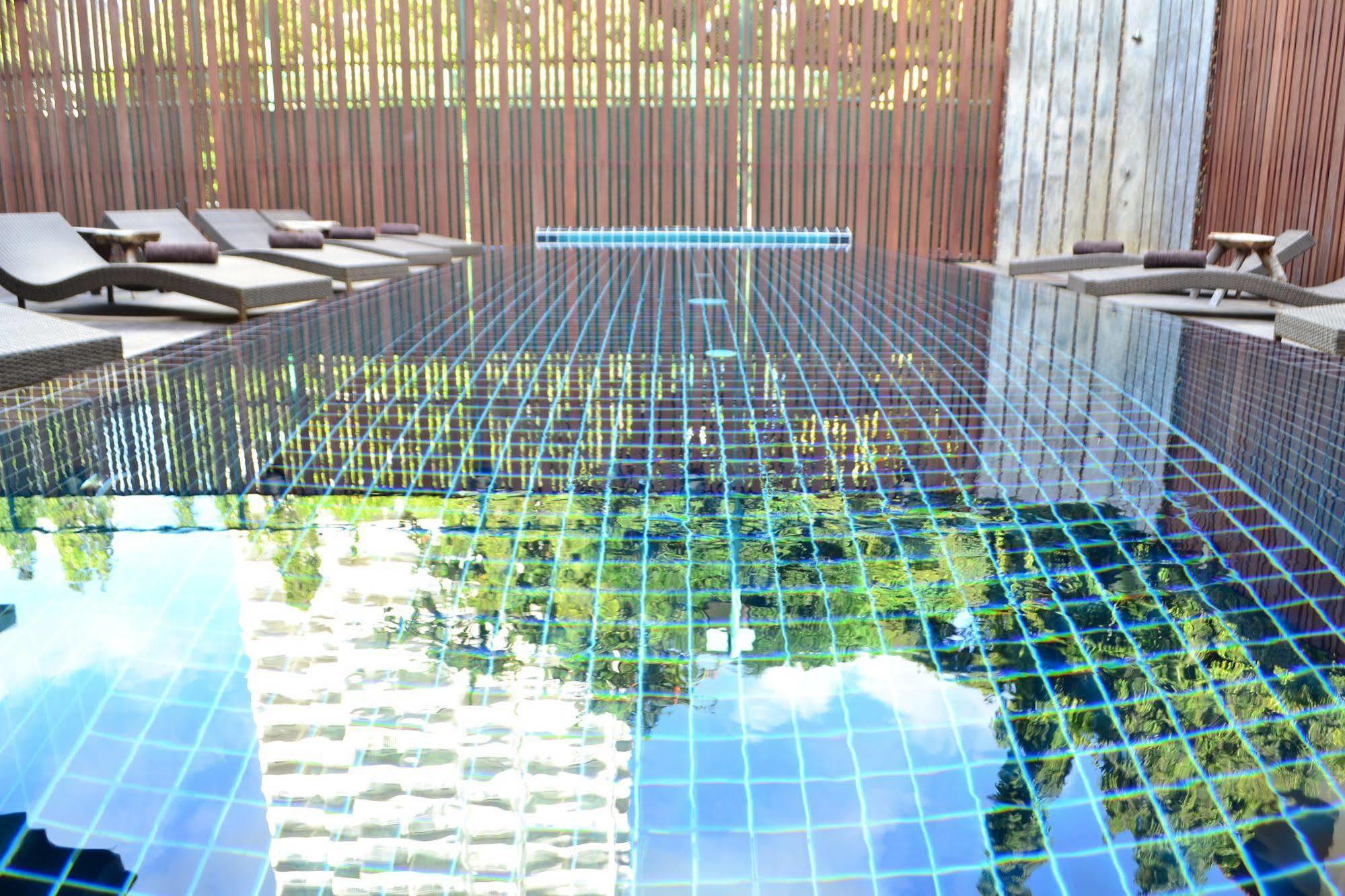 Lap Roi Karon Beachfront By Shanaya Buitenkant foto