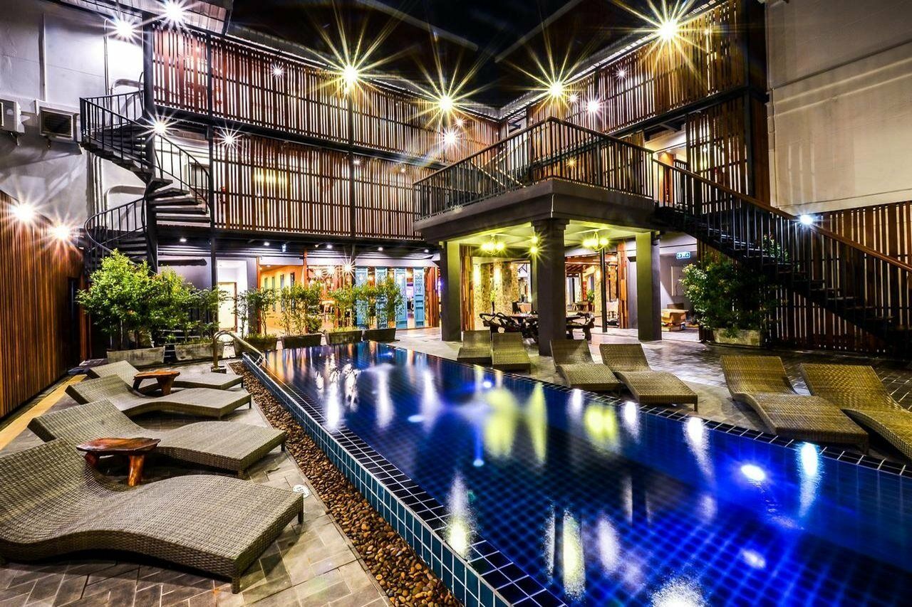 Lap Roi Karon Beachfront By Shanaya Buitenkant foto